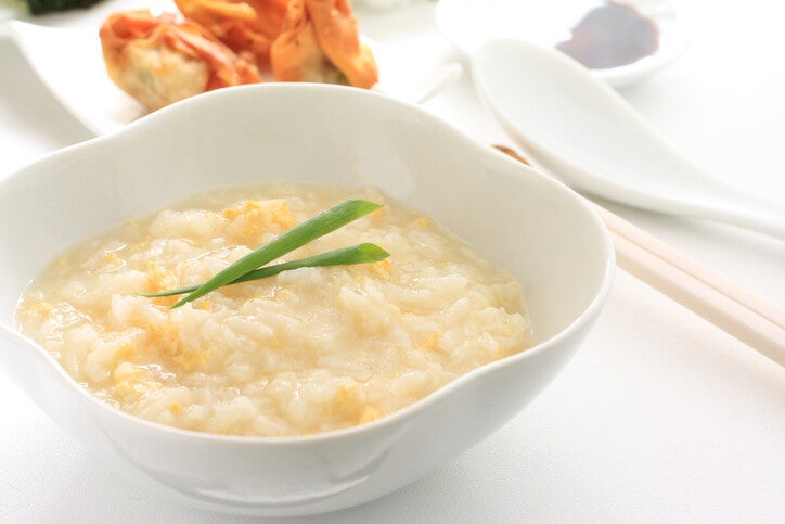 ข้าวต้มไข่กับมะเขือเทศ