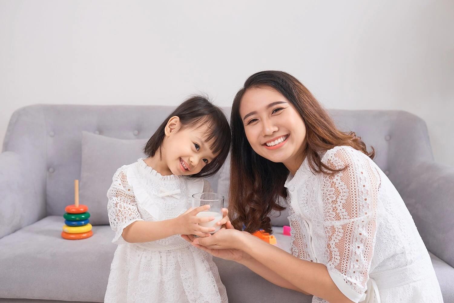 ข้อควรรู้สำหรับคุณพ่อคุณแม่ในการเลือกนมผงให้ลูกน้อย