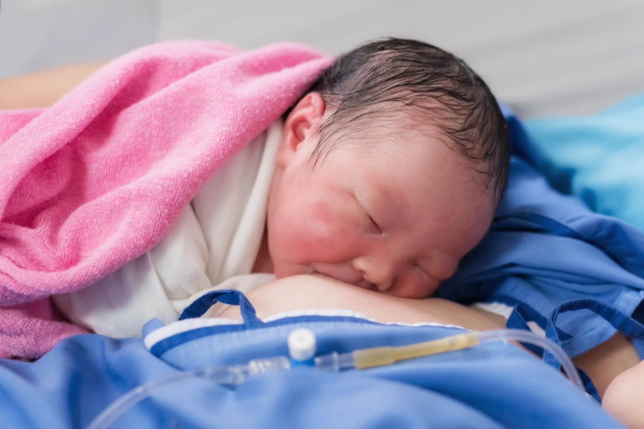 นมแม่สร้างภูมิคุ้มกันให้ลูกได้ด้วยนะ