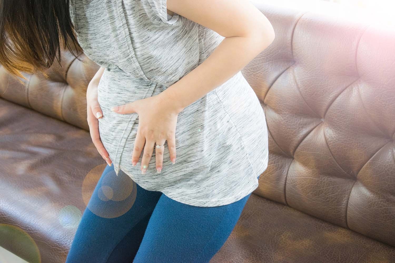 12 อาการผิดปกติขณะตั้งครรภ์ คนท้องตกขาวมีกลิ่น