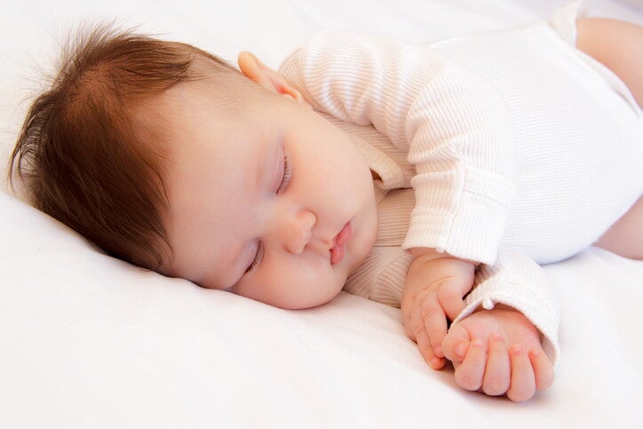 เด็กนอนหลับตะแคง