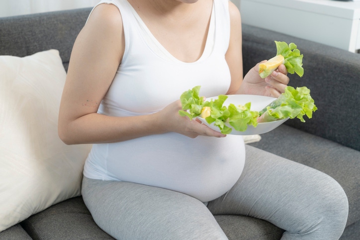 ทำไมคุณแม่ท้อง 5 เดือน จึงควรทานผักและผลไม้