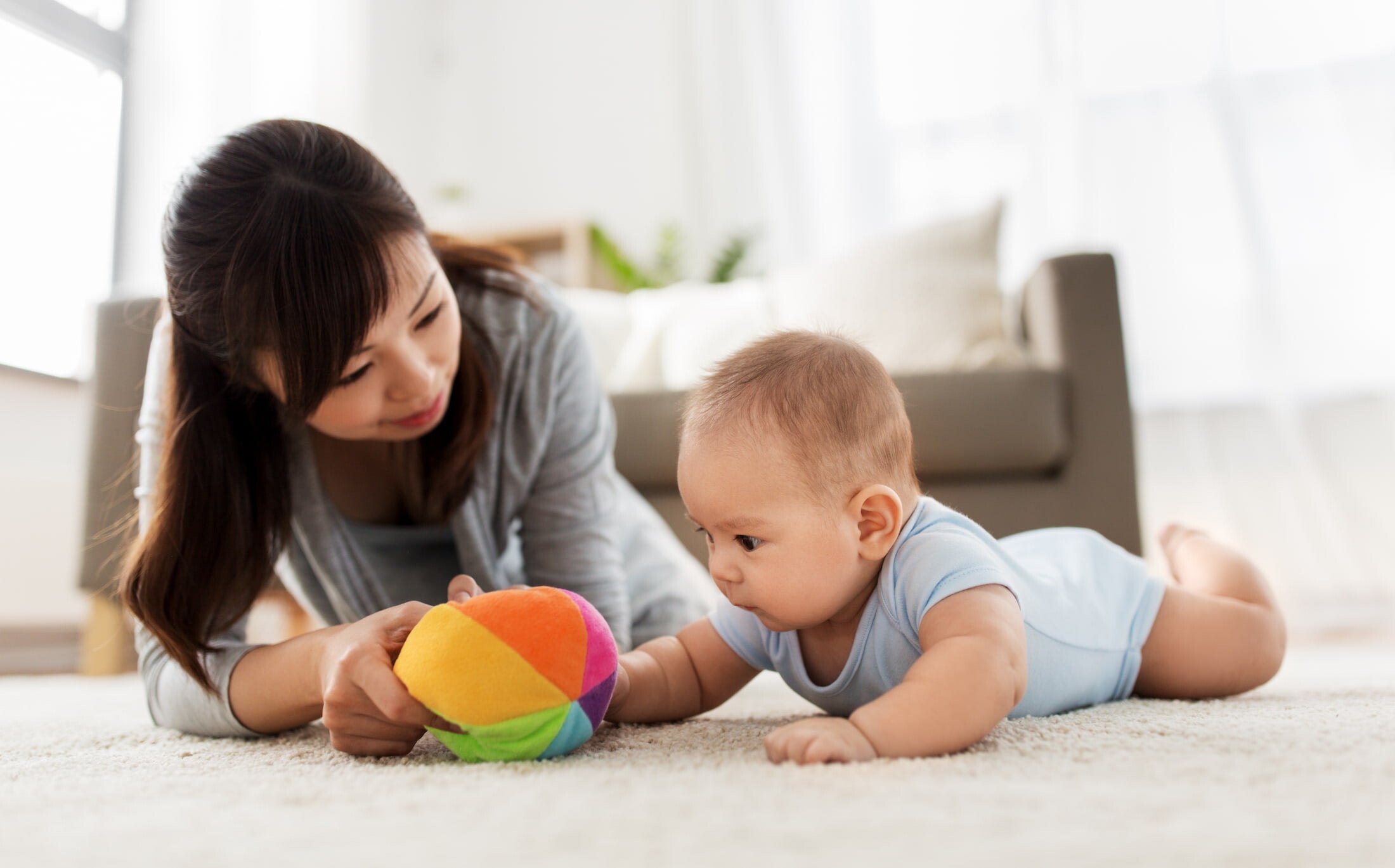 ข้อควรระวังเมื่อทำ Tummy Time กับทารก 1 เดือน