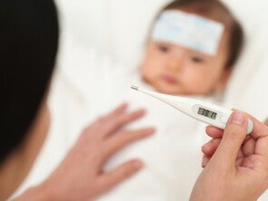 ลูกตัวร้อนอย่างเดียว ลูกเป็นไข้หลายวันไม่หาย รับมือยังไงดี