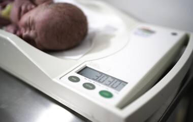 ตารางน้ำหนักทารก น้ำหนักเด็กแรกเกิด น้ำหนักส่วนสูงทารกอยู่ในเกณฑ์ไหม