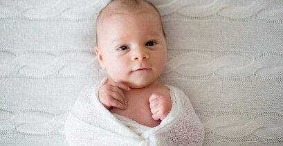 วิธีห่อตัวทารก การห่อตัวทารกให้ลูกสบายตัว คล้ายอยู่ในท้องแม่