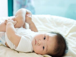 ทารกอุจจาระมีมูก ลูกท้องเสียถ่ายมีมูกเลือด ปกติไหม แบบไหนที่ต้องระวัง