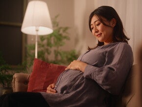 ท้อง 8 เดือน ลูกอยู่ท่าไหน อาการท้องแข็งขณะตั้งครรภ์ 8 เดือน