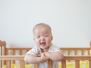 พัฒนาการเด็ก 5 เดือน ทารก 5 เดือน พร้อมวิธีเสริมพัฒนาการลูก