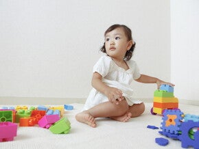 พัฒนาการเด็ก 1 ขวบ 6 เดือน ลูกน้อยมีพัฒนาการไปถึงไหนแล้ว