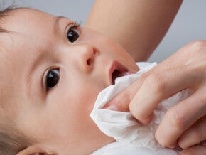 ลูกอ๊อก ลูกแหวะนมบ่อย อันตรายไหม? วิธีรับมือทารกสำลักนม