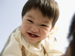 ทารกฟันขึ้นตอนกี่เดือน? ฟันเด็กขึ้นกี่เดือน? พร้อมวิธีดูแล