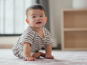 พัฒนาการเด็ก 9 เดือน ทารก 9 เดือน พร้อมวิธีเสริมพัฒนาการลูก พัฒนาการเด็ก 9 เดือน ทารก 9 เดือน พร้อมวิธีเสริมพัฒนาการลูก