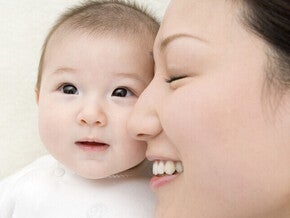 ลูกล้มหัวฟาดพื้น เด็กหัวกระแทกพื้น อันตรายไหม? เช็กอาการสำคัญที่แม่ต้องรู้ทันที