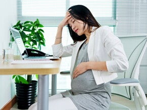 คนท้องปวดหัวข้างเดียวทำยังไงดี พร้อมวิธีแก้ไขอาการคนท้องปวดหัว