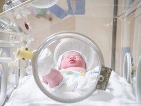 คลอดก่อนกำหนด เกิดจากอะไร? สัญญาณไหนที่แม่ต้องระวัง คลอดก่อนกำหนด เกิดจากอะไร? สัญญาณไหนที่แม่ต้องระวัง