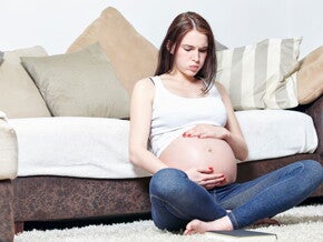 คนท้องแน่นอกหายใจไม่สะดวก เกิดจากออะไร อันตรายกับลูกในท้องไหม
