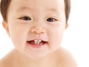 ลำดับการขึ้นของฟันน้ำนมลูก พร้อมช่วงเวลาการขึ้นของฟัน