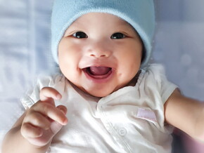พังผืดใต้ลิ้นทารก ปัญหาพังผืดของลูกที่พ่อแม่ควรระวัง