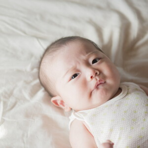 ทารกไม่ถ่ายกี่วันผิดปกติ ทารกตดบ่อย ลูกน้อยควรกินอะไรให้ขับถ่ายง่าย