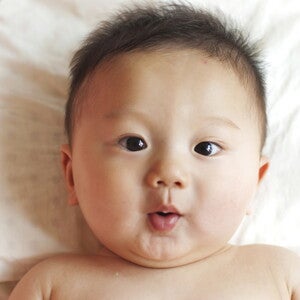 การมองเห็นของทารก ลูกน้อยแต่ละช่วงวัย มองเห็นอะไรบ้าง