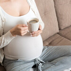 คนท้องกินกาแฟได้ไหม อันตรายกับลูกในท้องหรือเปล่า