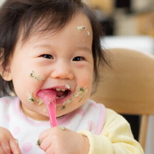 อาหารเด็ก 8 เดือน ลูกกินอะไรดี ตารางอาหารทารก 8 เดือน เสริมโภชนาการ