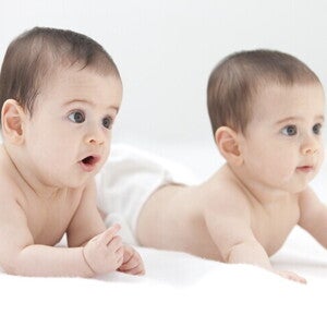 วิธีสังเกตการได้ยินของลูกวัยแรกเกิด - 6 เดือน ที่พ่อแม่ไม่ควรละเลย วิธีสังเกตการได้ยินของลูกวัยแรกเกิด - 6 เดือน ที่พ่อแม่ไม่ควรละเลย