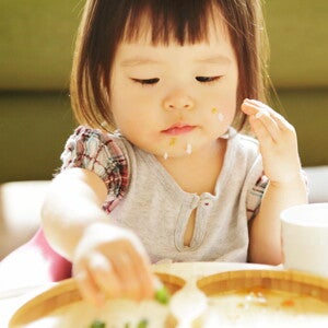 การกินแบบ BLW คืออะไร ฝึกเจ้าตัวเล็กให้กินแบบ BLW มื้อแรกยากไหม