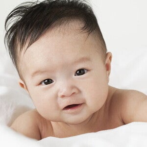 พัฒนาการเด็ก 3 เดือน ทารก 3 เดือน พร้อมวิธีเสริมพัฒนาการลูก