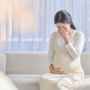 แพ้ท้อง พะอืดพะอม แก้ยังไง? รวมวิธีบรรเทาอาการแพ้ท้องที่ต้องรู้ แพ้ท้อง พะอืดพะอม แก้ยังไง? รวมวิธีบรรเทาอาการแพ้ท้องที่ต้องรู้