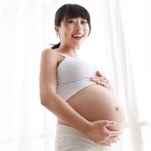อาการท้องลด หนึ่งในสัญญาณเตือนคุณแม่ใกล้คลอด