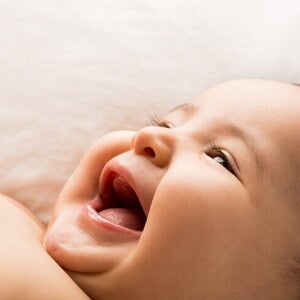 ถอดรหัสภาษาทารก เมื่อลูกส่งเสียงอ้อแอ้หมายความว่าอะไร