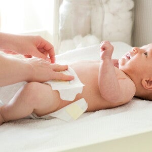 ลูก 3 เดือนไม่ถ่าย 3 วัน เป็นไรไหม ทารก 3 เดือนไม่ถ่าย ทำไงดี
