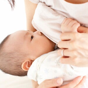 Overfeeding คืออะไร ให้ลูกกินนมเยอะเกินไป อันตรายแค่ไหน