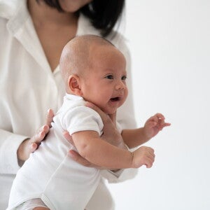 ลูกมีเสลดในคอทําไงดี พร้อมวิธีเคาะปอดเมื่อลูกมีเสมหะ