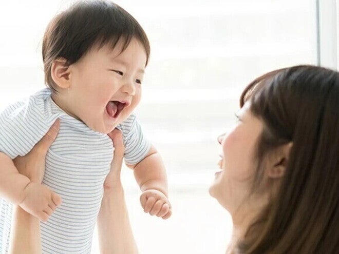 เรียนรู้ภาษาของทารกอายุ 0-6 เดือน เรียนรู้ภาษาของทารกอายุ 0-6 เดือน