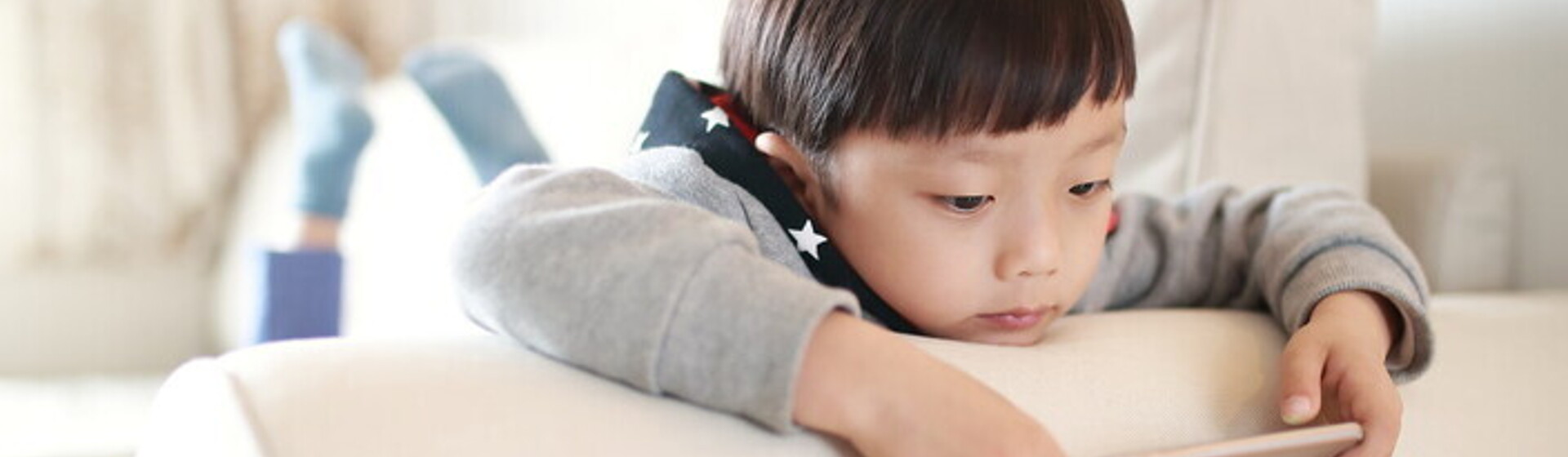 เด็กสมาธิสั้น ลูกอยู่ไม่นิ่ง พร้อมวิธีรับมือที่พ่อแม่ควรรู้ เด็กสมาธิสั้น ลูกอยู่ไม่นิ่ง พร้อมวิธีรับมือที่พ่อแม่ควรรู้