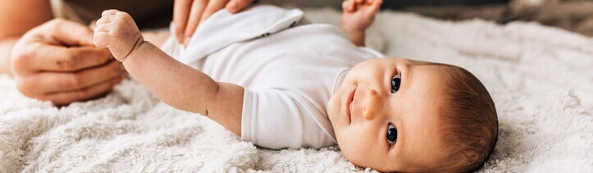 ลักษณะอุจจาระทารกท้องเสีย วิธีดูแลเมื่อลูกถ่ายเหลว มีไข้