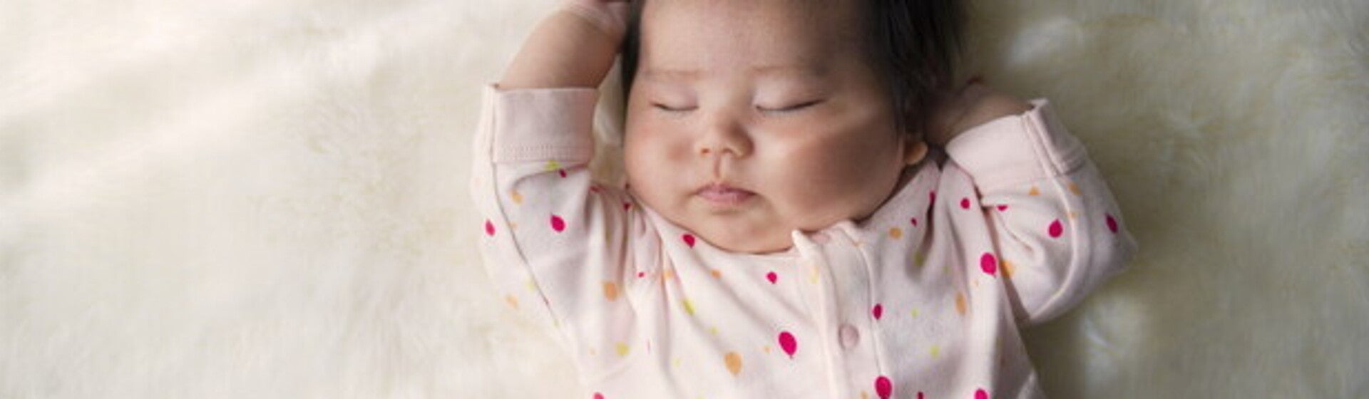 พัฒนาการเด็ก 2 เดือน พร้อมวิธีเสริมพัฒนาการเด็ก