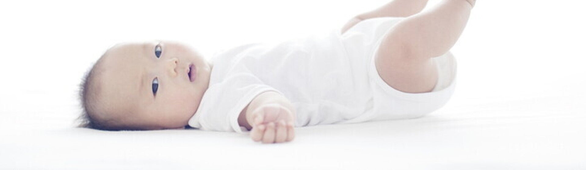 พัฒนาการเด็ก 4 เดือน ทารก 4 เดือน พร้อมวิธีเสริมพัฒนาการลูก