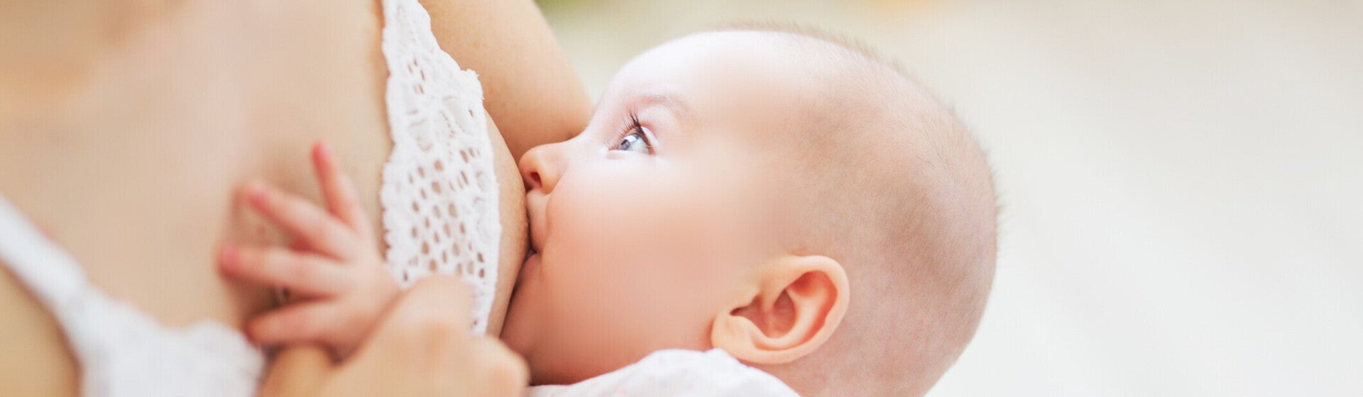 นมแม่ เกราะป้องกันแรกในชีวิตลูก ไขทุกประโยชน์ที่คุณแม่ต้องรู้