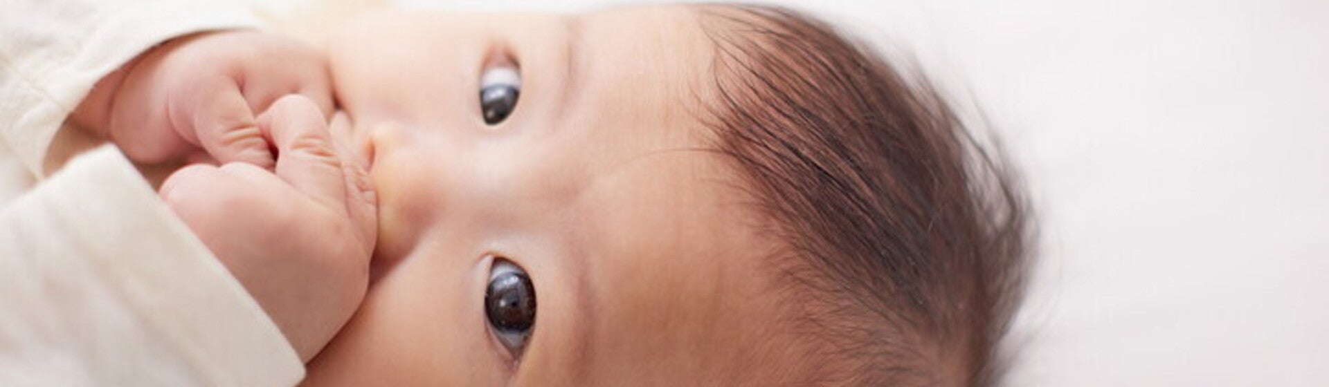 วิธีให้ลูกเลิกดูดขวด ฝึกลูกเลิกขวดนมตอนลูกอายุเท่าไหร่ดี วิธีให้ลูกเลิกดูดขวด ฝึกลูกเลิกขวดนมตอนลูกอายุเท่าไหร่ดี