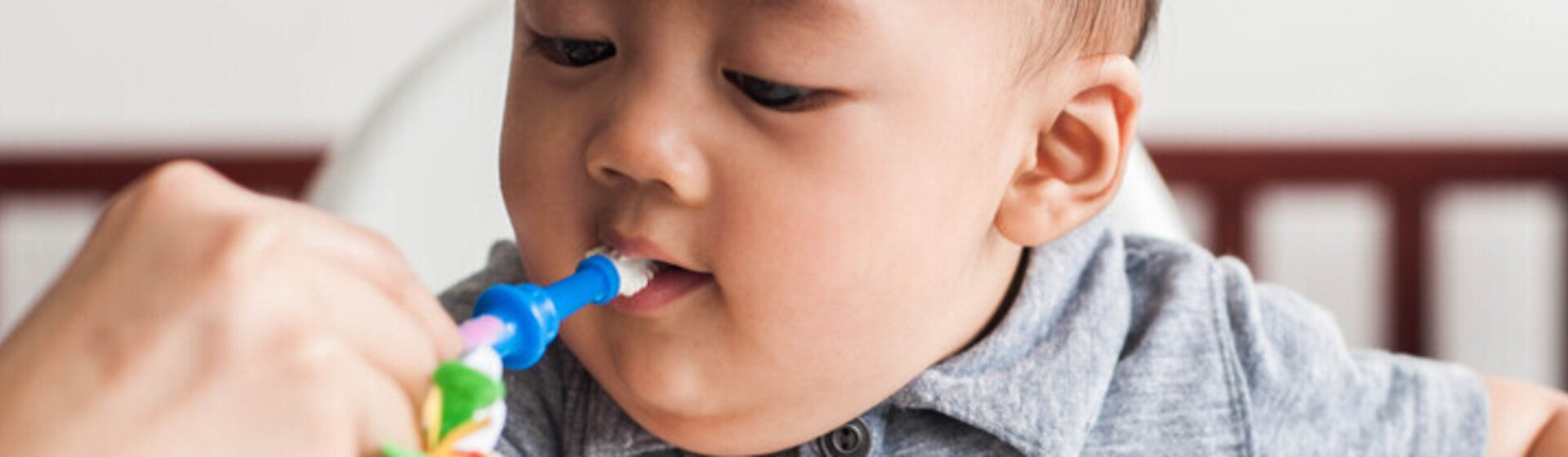 การดูแลสุขภาพช่องปากเด็ก 0-5 ปี ให้ลูกน้อยยิ้มสวย มีฟันที่แข็งแรง