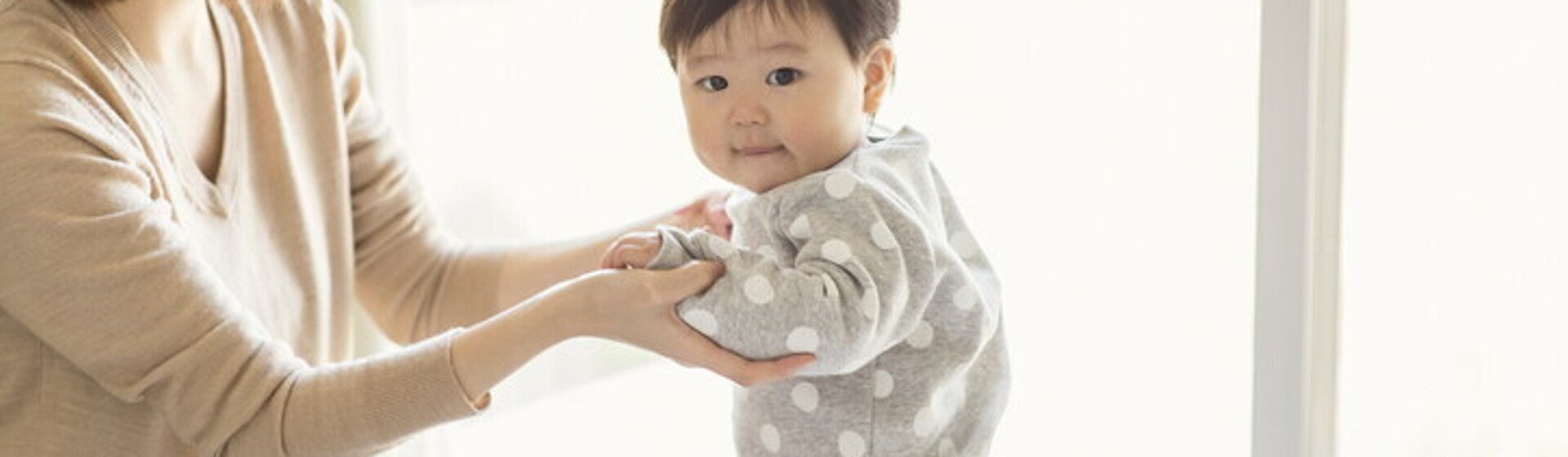 เด็กเดินได้กี่เดือน ลูกเดินช้า มีผลต่อพัฒนาการสมองไหม