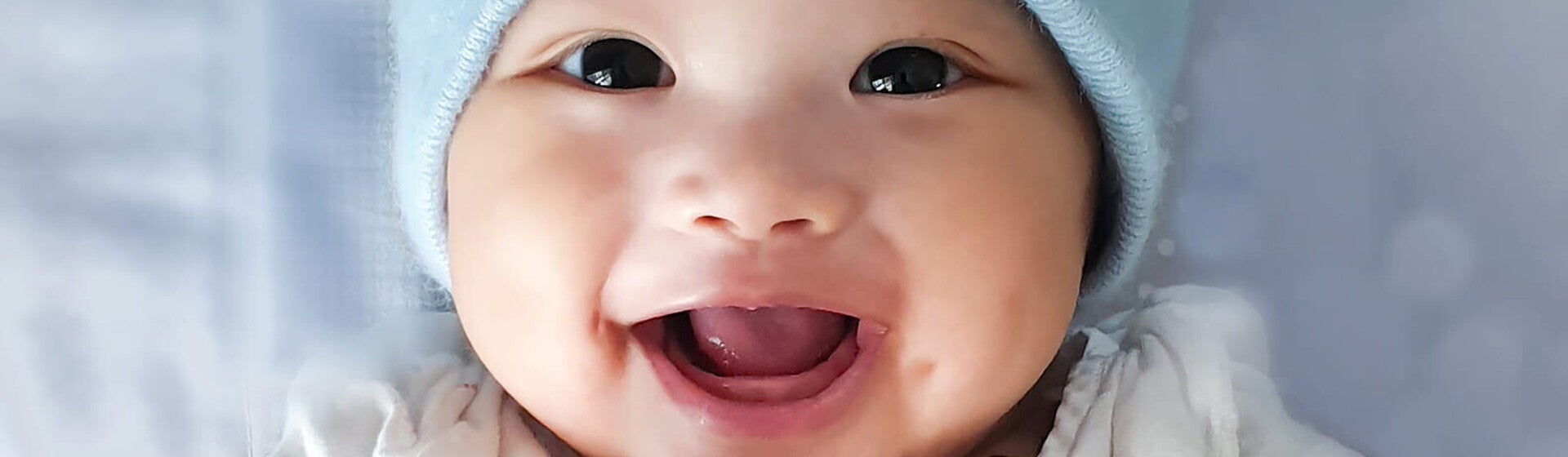 พังผืดใต้ลิ้นทารก ปัญหาพังผืดของลูกที่พ่อแม่ควรระวัง