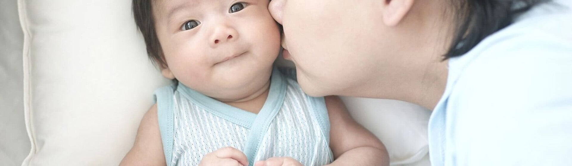 พัฒนาการลูกน้อยอายุ 8-9 เดือน พัฒนาการลูกน้อยอายุ 8-9 เดือน