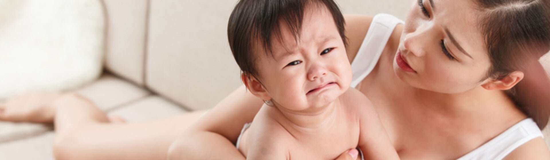 วิธีนวดท้องให้ทารกถ่าย เมื่อลูกท้องผูก ท้องอืด ถ่ายยากทำอย่างไร