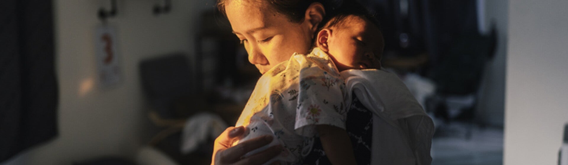 ภาวะซึมเศร้าหลังคลอดเกิดจากอะไร พร้อมวิธีรับมืออาการซึมเศร้าหลังคลอด ภาวะซึมเศร้าหลังคลอดเกิดจากอะไร พร้อมวิธีรับมืออาการซึมเศร้าหลังคลอด