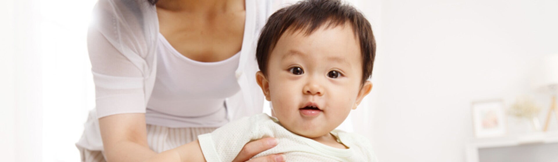 พัฒนาการเด็ก 10 เดือน ทารก 10 เดือน พร้อมวิธีเสริมพัฒนาการลูก